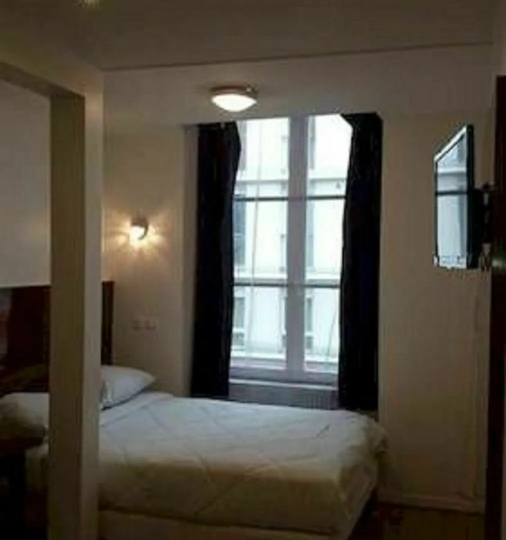 De Menilmontant Hotell Paris