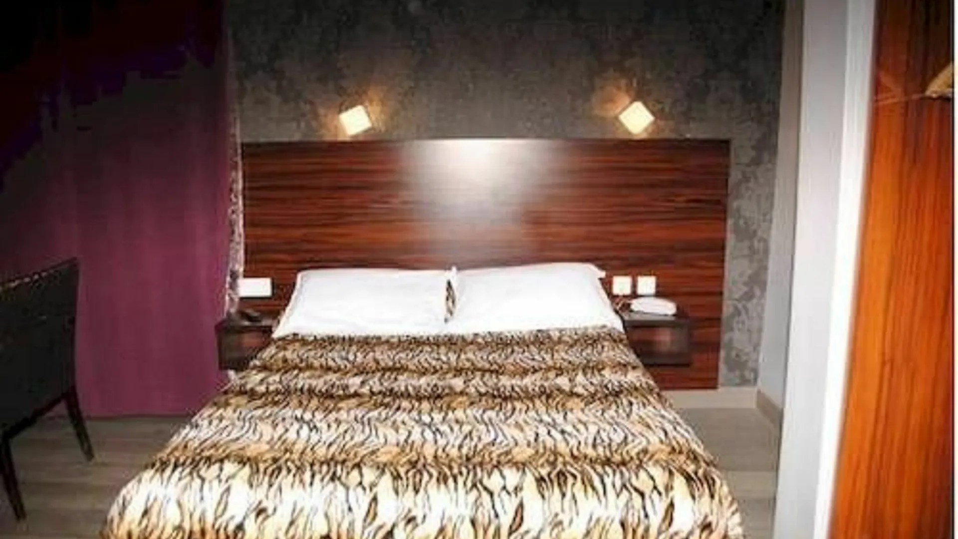De Menilmontant Hotell 3*