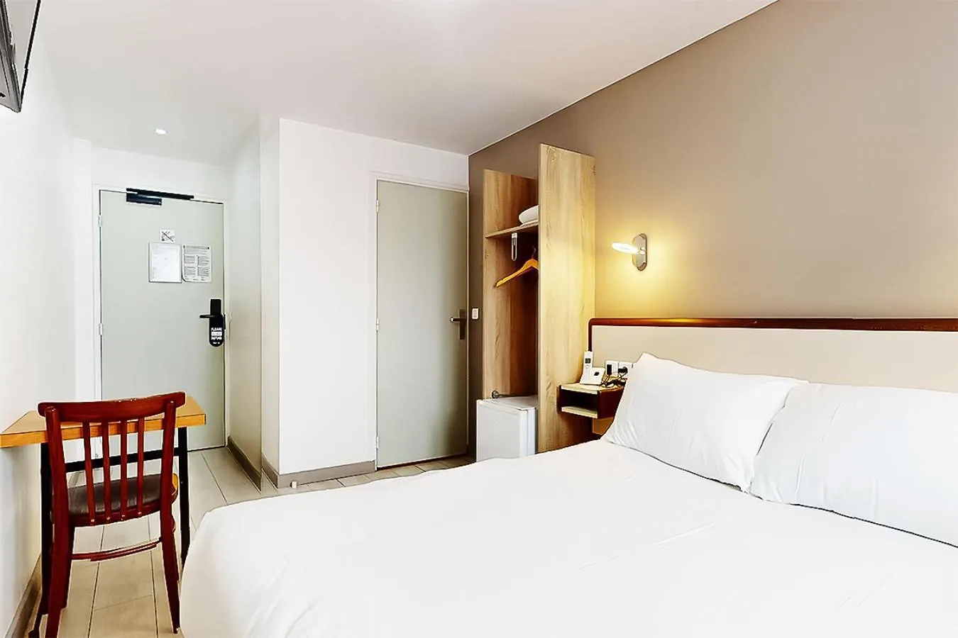 De Menilmontant Hotel